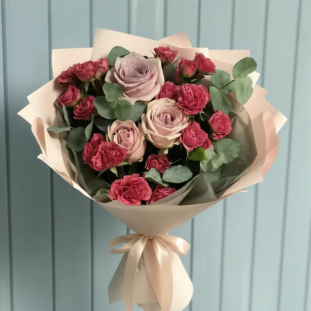 Букет цветов из: Гвоздики и Розы в Стекольный