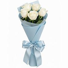 Букет 5 Белых роз Проуд в Стекольный