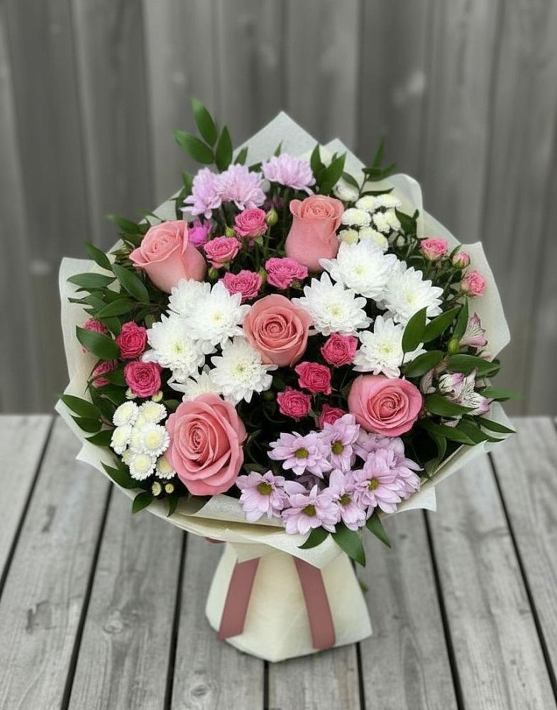 Букет цветов из: Альстромерии, Гвоздики, Розы и Хризантемы в Стекольный