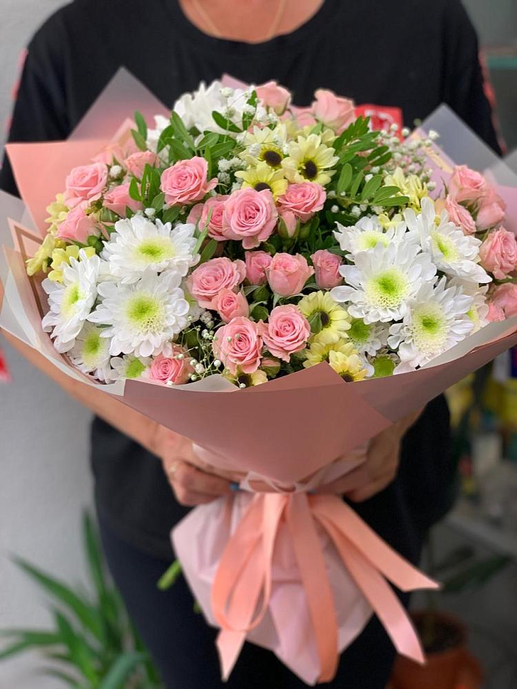 Букет цветов из: Розы и Хризантемы в Стекольный