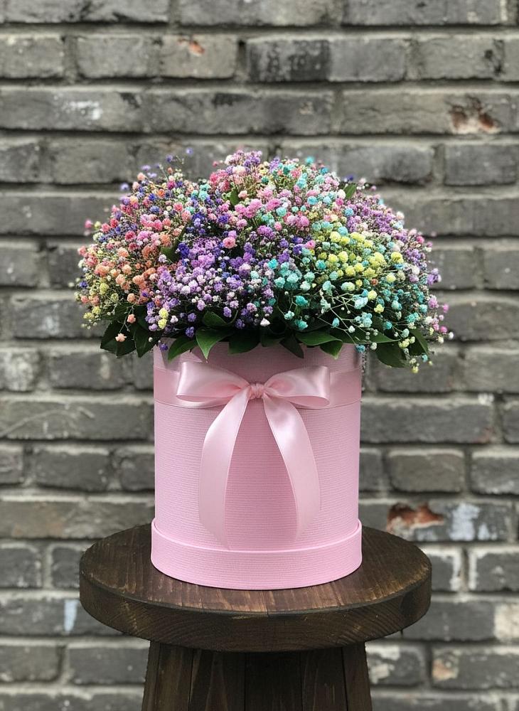 Цветочная композиция из Гипсофила и Розы в шляпной коробке в Стекольный