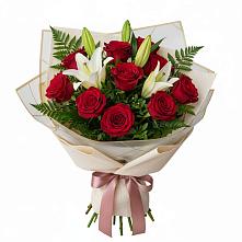 Букет цветов из:  Лилии и Розы в Стекольный