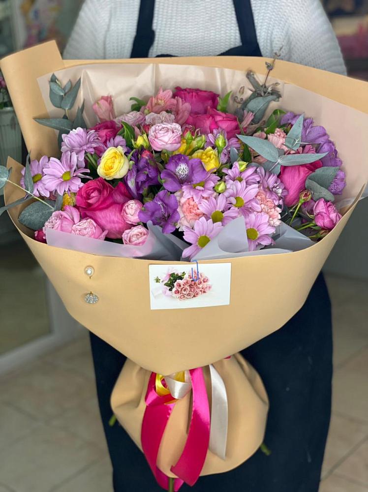 Букет цветов из: Хризантемы, Гвоздики и Альстромерии в Стекольный