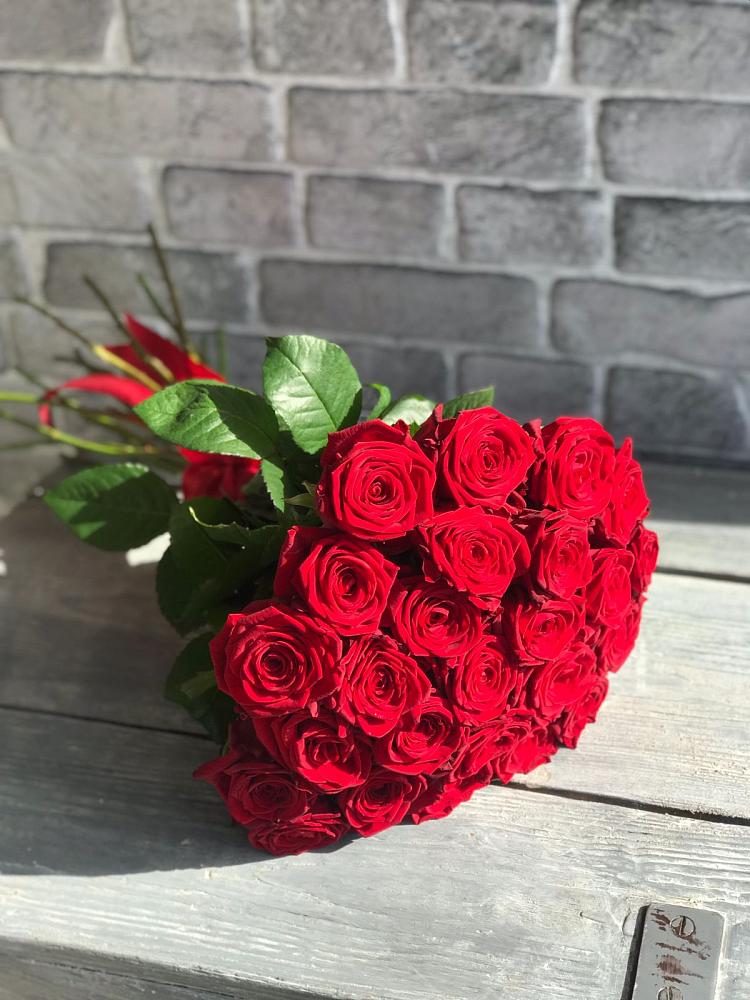 Букет Красные розы Фридом в Стекольный