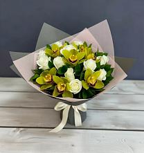 Букет цветов из:  Орхидеи и Розы в Стекольный