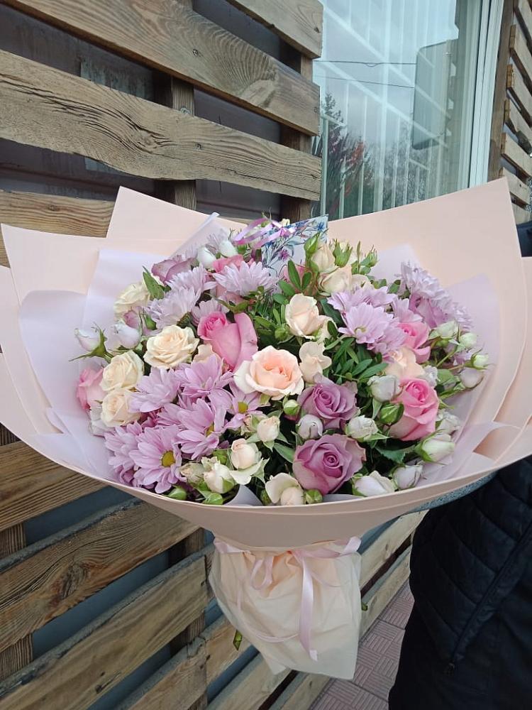 Букет цветов из: Розы и Хризантемы в Стекольный