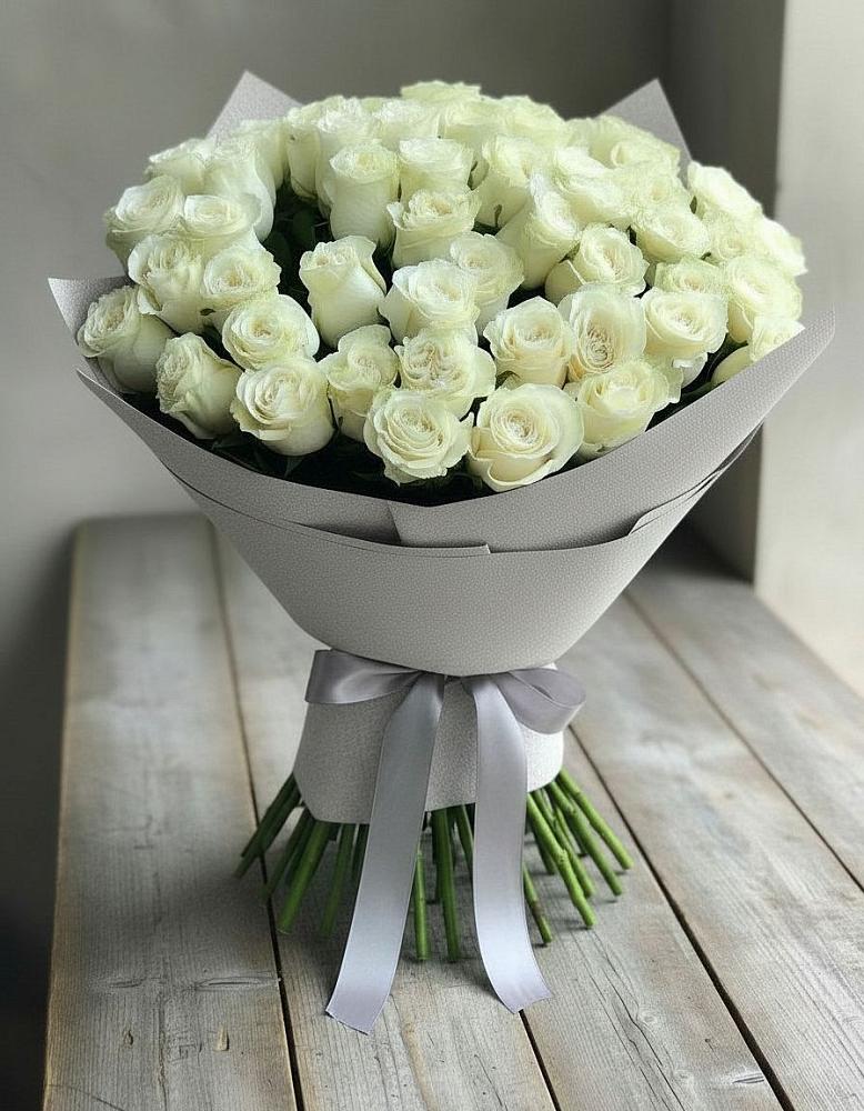 Букет 35 Белых роз в Стекольный