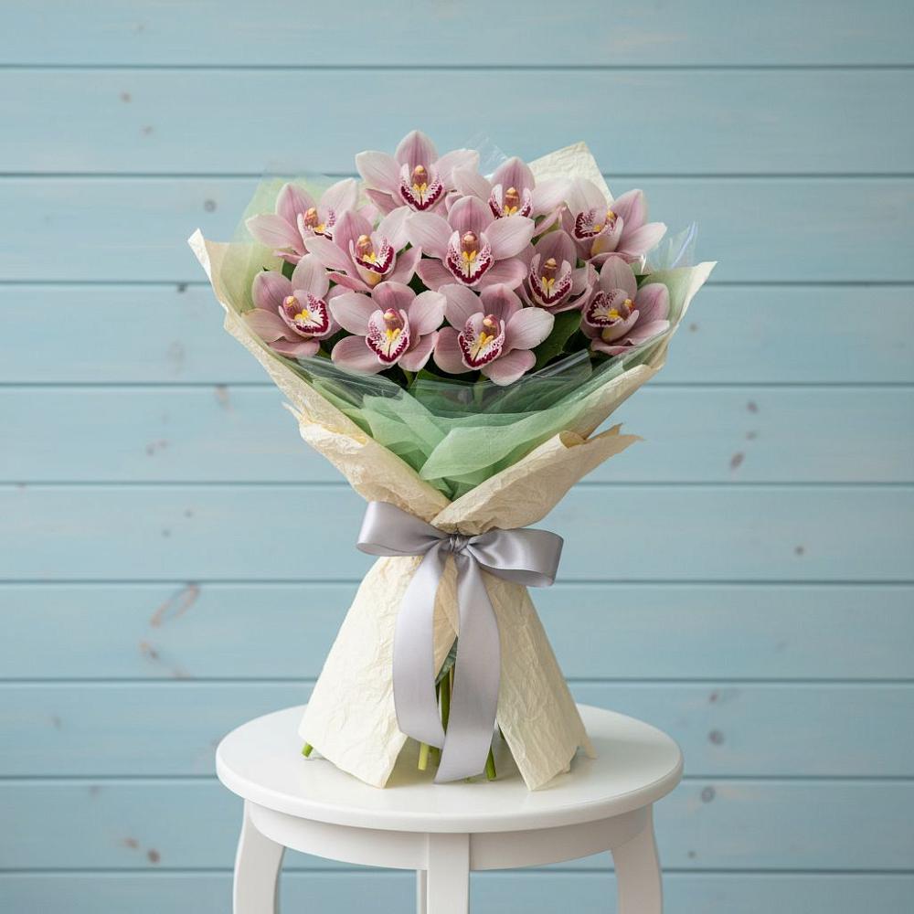 Букет цветов из: Орхидеи и Розы в Стекольный