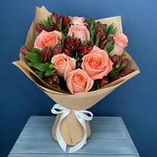 Букет цветов из:  Розы и Альстромерии в Стекольный