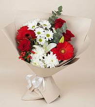 Букет цветов из:  Розы, Хризантемы, Герберы и Лилии в Стекольный