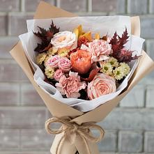 Букет цветов из:  Гвоздики, Хризантемы и Розы в Стекольный