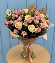 Букет цветов из:  Розы в Стекольный