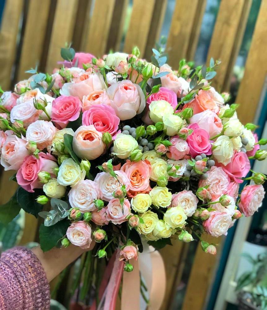 Букет цветов из: Розы в Стекольный