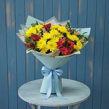 Букет цветов из:  Альстромерии и Хризантемы в Стекольный