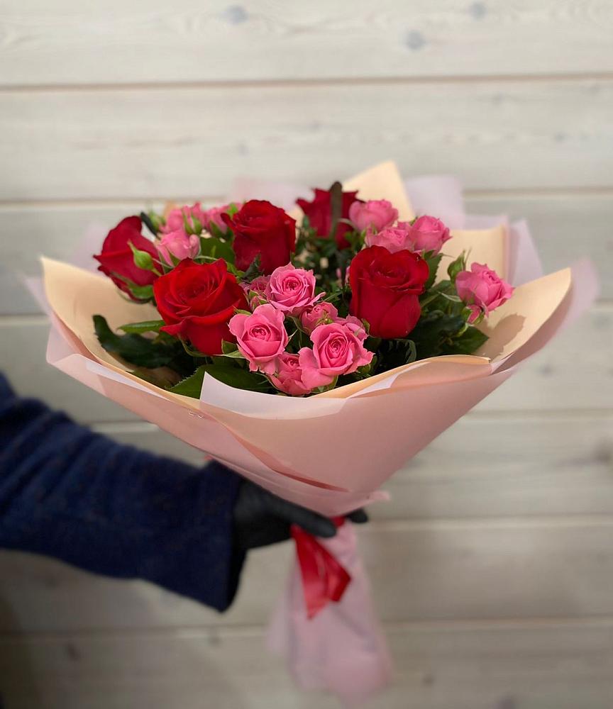 Букет цветов из: Розы в Стекольный