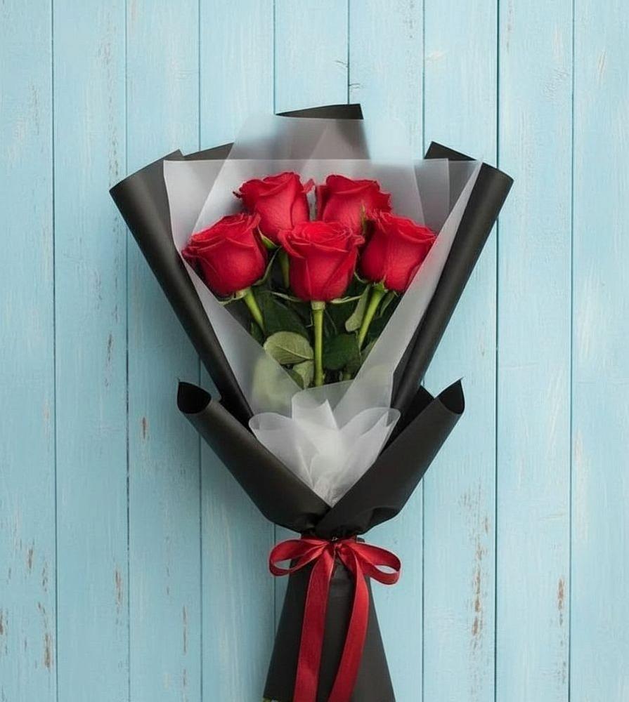 Букет цветов из: Розы в Стекольный