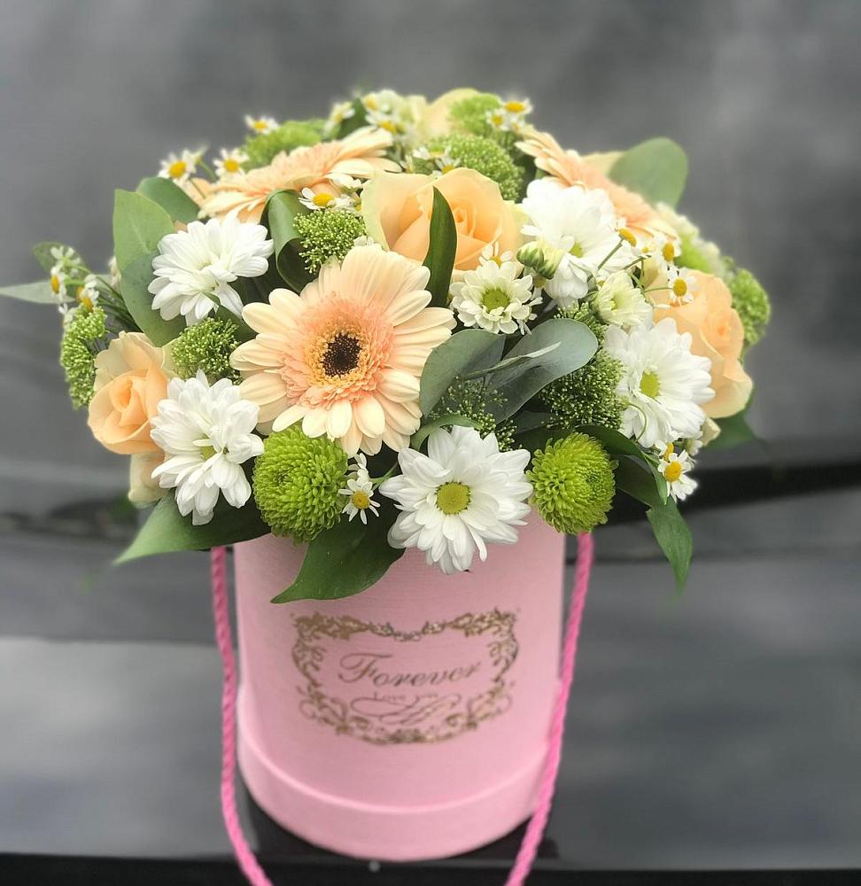 Цветочная композиция из Розы, Герберы и Хризантемы в шляпной коробке в Стекольный