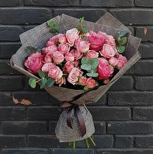 Букет цветов из:  Розы в Стекольный